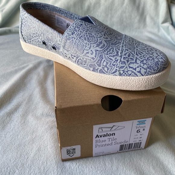 TOMS Avalon Blue Tile Suede - New with box - Picture 4 of 5